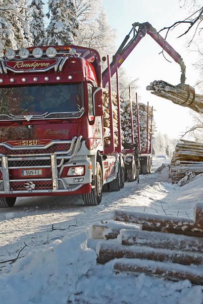 TOIMIVA LOGISTIIKKA KESKEISTÄ METSÄTEOLLISUUDEN KILPAILUKYVYLLE Kuljetusintensiivinen, globaali toimiala, pitkät kuljetusetäisyydet Logistiikkakustannusten osuus liikevaihdosta keskieurooppalaisia