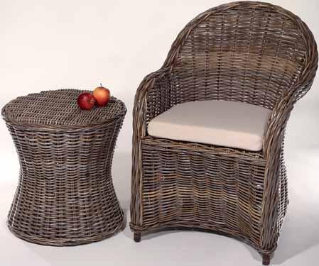 110 Kubu-rottinkikalusteita Kubu rattan furnitures Isabel-rottinkipöytä Isabel rattan table ø 50 x 52 cm Isabel-rottinkituoli Isabel rattan