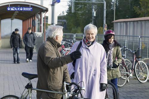 Arjen liikkumisvalintoja ei Asian voi hoitaa esim. puhelimitse tai netin kautta tai sen voi siirtää myöhemmäksi. Omistatko auton? kyllä en Voitko tehdä matkan muulla tavoin kuin autolla?