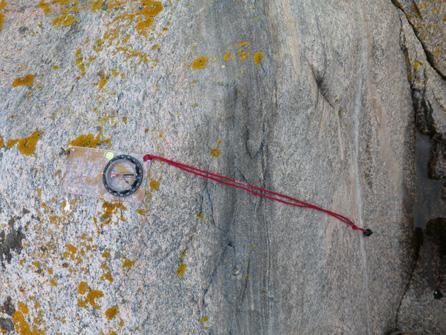 The ages are overlapping, but the Kökar granite is apparently relatively younger than the gneisses to the north and has, according to Suominen (1991b), an intrusive contact against the gneisses.