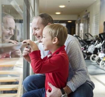 Perhekeskuksen lähtökohtana on, että lapsen hyvinvoinnilla ja vanhempien voimavaroilla on vahva keskinäinen yhteys.