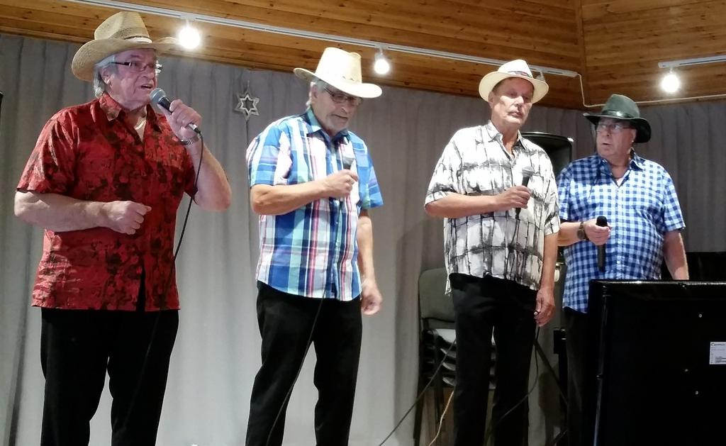 Syksyn tapahtumia Musiikkipäivien pääjuhlassa esiintyi Finish Oldboys Singers. Simon Scott, Tommi Hotti, Paavo Vallius ja Tauno Saranpää.
