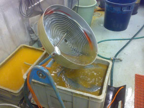 11 jettanut ja kerrostanut kalliosta peräisin olevaa ainesta. Raskasmineraalit kertovat suoraan lähtöalueensa kallioperän mineralogiasta.