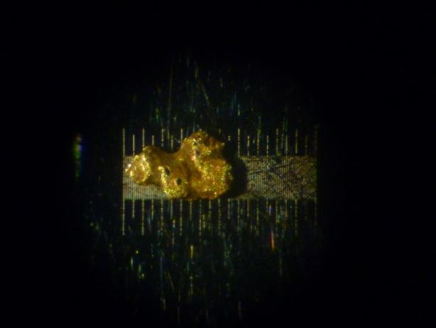 46 Kuva 37. Kultahippu 0,55mm x 0,35mm.