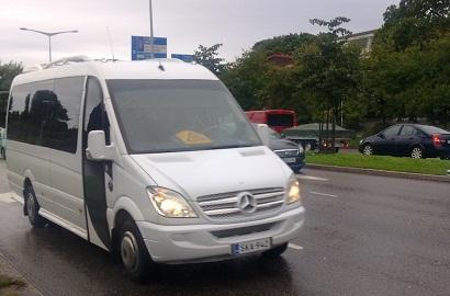 Airport Express Rovaniemi Oy Koulukuljetuksen yhdyshenkilö Marko Jylhä 040-551 4609 Kuljettaja Juha Ylikulppi 044 350 4440 ( reitti 38 ) Myllärin