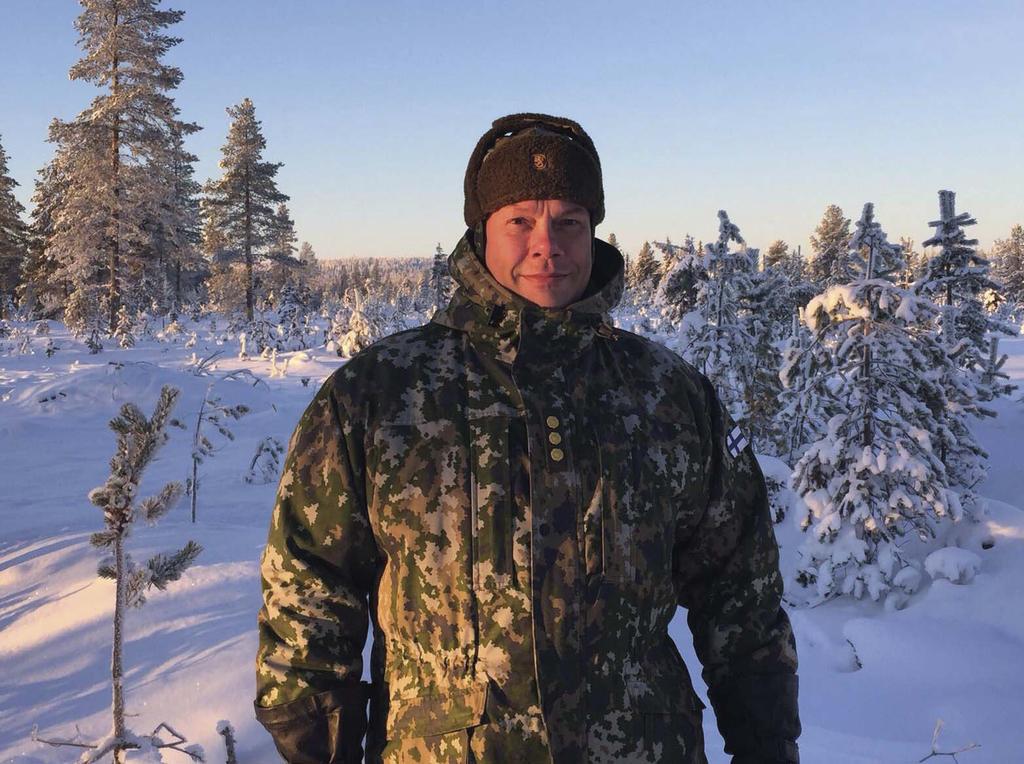 TARKASTAJAN TERVEHDYS Kuva: Marko Palokangas.