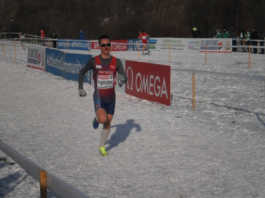 Kv.esim. Ingebrigtsenit 1500m Henrik 3.31,46, Filip 3.32,43, Jakob (17v) 3.