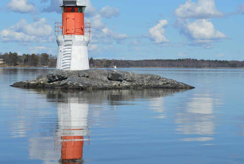 Massiivilaiturit sopivat satamiin sekä isoille että pienille veneille. Laituri on suunniteltu koviin paikkoihin aaltojen armoille, se sopii myös aallonmurtajaksi.