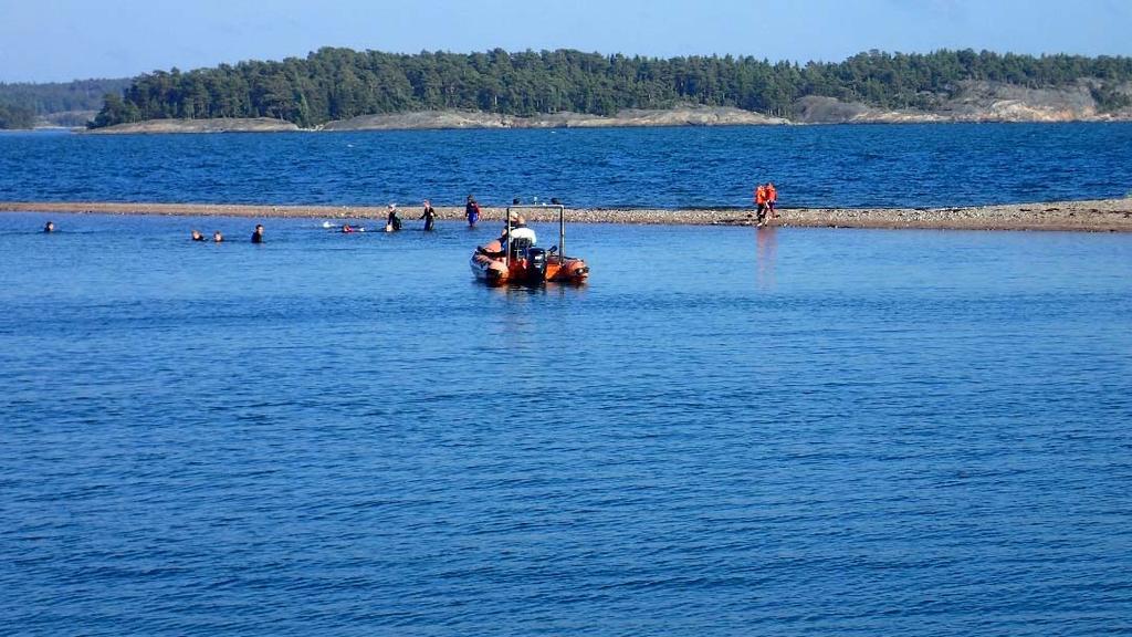 Simppuilua silloin ennen Tällä kertaa noustaan samaan veneeseen laitesukelluksen peruskurssilaisten kanssa. P1 kurssi vuonna 2008 noudatteli perinteistä kaavaa.