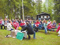 Tiedustelut Mari Lilja 342 7327. Perheuutiset: Kuollut: Sirkka Liisa Mallén 83v. Avioliittoon kuulutettu: Mikko Oskari Metsänvirta ja Mari-Anna Rautalin.