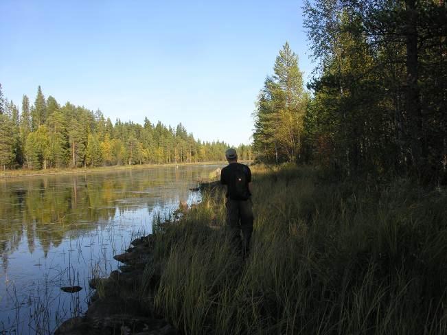 Alueen läpi ei kulje moottorikelkka-, latu-, retkeily- tms. reittejä ja järvellä veneily on vähäistä. 5.6.