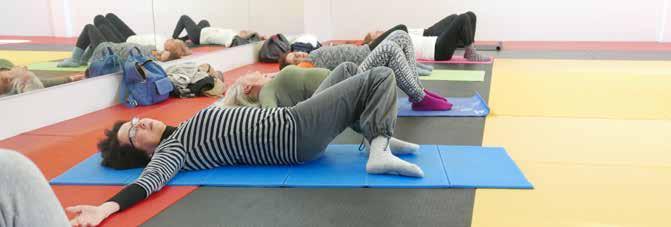 Tuntikuvaukset JOOGA JA PILATES ASTANGAJOOGAN ALKEET Kurssilla käydään läpi astangajoogan ensimmäistä asentosarjaa, aurinkotervehdyksiä sekä harjoitellaan ujjayi-hengitystä sekä bandhojen eli