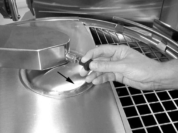 Käyttöohjeet Pese laitteen ulko-osat käyttäen juoksevaa vettä vain tarvittaessa. Pyyhkiminen kostealla kankaalla usein riittää. Huomioi elintarvikehygieeniset näkökohdat padan puhdistuksessa.
