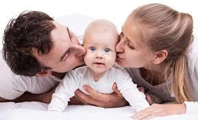 KOTITEHTÄVÄ: * Vanhempien tehtävänä on pysähtyä tarkkailemaan vauvaansa ja pohtia, mikä vauvassa ja perheen arjessa on ihaninta juuri