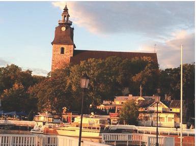 4. Pieni Rengastieretki Turku Naantali - Nauvo Pieni Rengastie -retki yhdistää Turun ja saariston parhaat palat. Retki alkaa Turun Linnan Juhana Herttuan kahvilasta, jossa nautitaan aamupäiväkahvit.