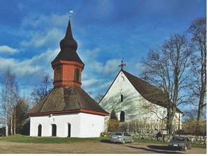 6. Saariston Historiaa Retki alkaa Askaisten kirkosta, joka on rakennettu uusklassiseen tyyliin 1600-luvulla. Kirkon hautausmaalla on Mannerheimin suvun hautakappeli.