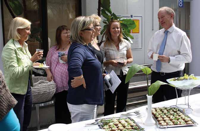 26 Sosiaalinen vastuu Finnair-konsernin yhteiskuntavastuuraportti 2010 27 Sosiaalinen vastuu Finnair-konsernin yhteiskuntavastuuraportti 2010 Vastuu ihmisoikeuksista Strategiasta keskusteltiin koko