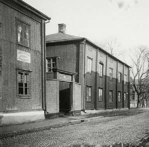 Raatihuone ja Sandbergin talo 1890-1891. (kuva: Vapriikin kuva-arkisto).