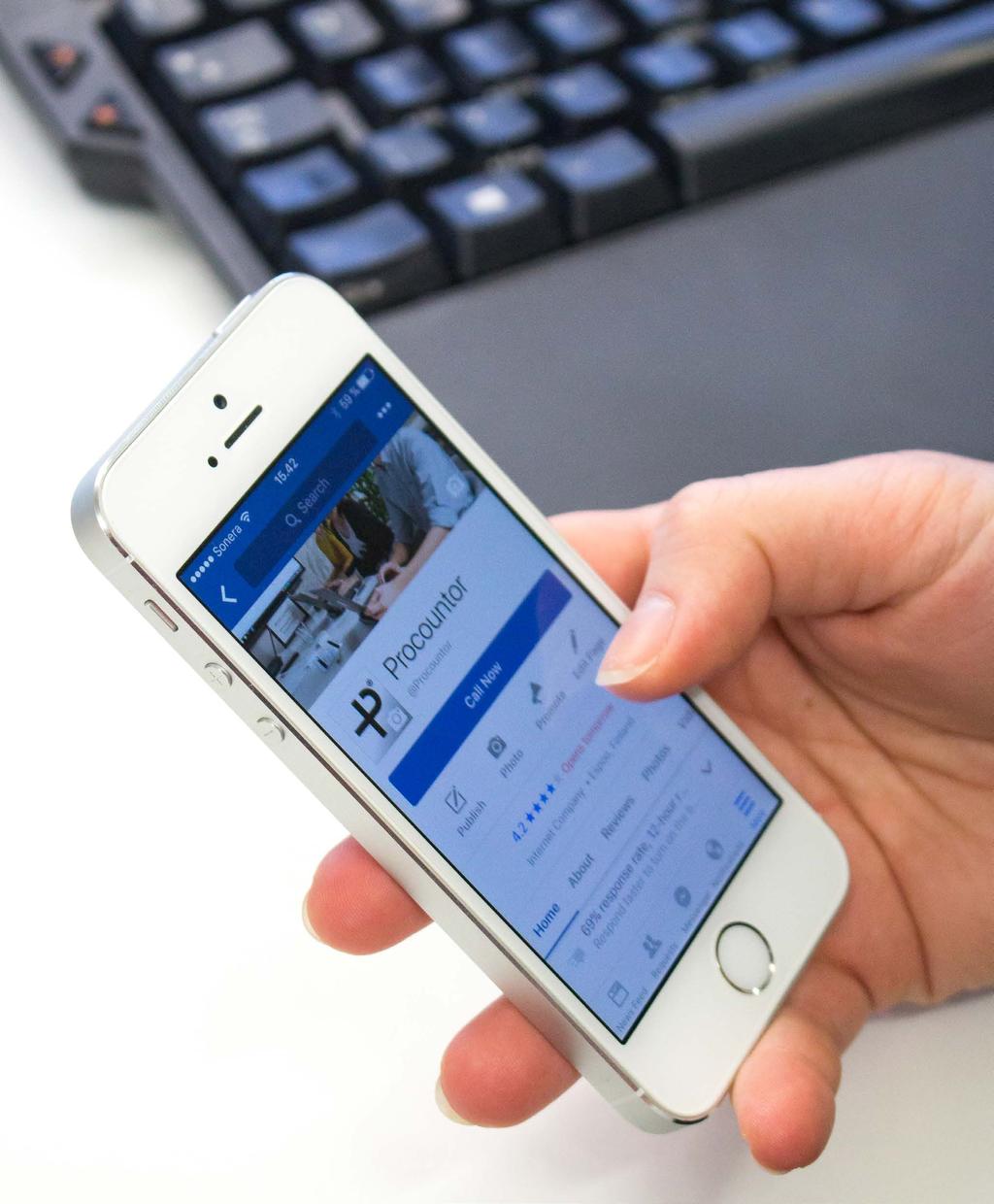 MUUTAMA FAKTA FACEBOOKISTA Suosituin yhteisöpalvelu 1,32 miljardia käyttäjää (kesäkuu 2014) Toiminta perustuu käyttäjien tuottamaan sisältöön Perustettu 2004, perustaja Mark Zuckerberg Käyttö