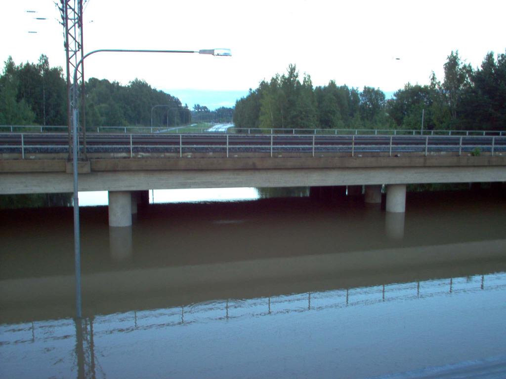 KUIVATUSVESIEN JOHTAMINEN VIEMÄRIVERKOSTOON