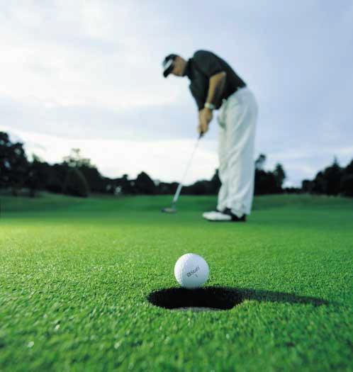 GOLF Maailman golfvälinemarkkinat pysyivät kokonaisuudessaan lähes edellisvuoden tasolla. Kilpailu jatkui kireänä, erityisesti USA:n golfpallomarkkinoilla.