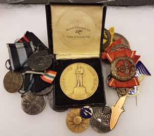Misc lot of awards and medals 30 599 600 599 Sekainen iso