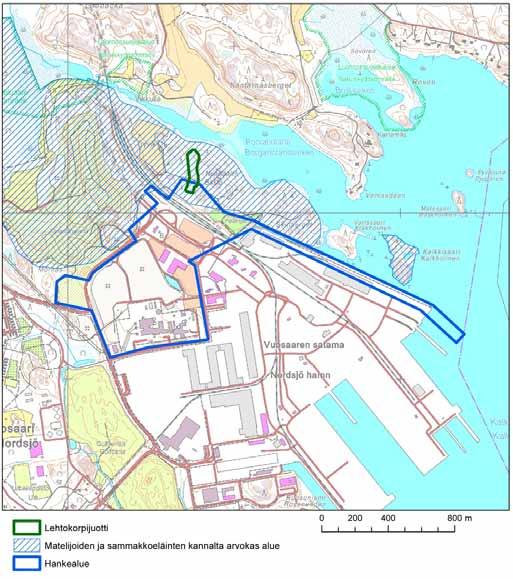 49 Kuva 9-20. Arvokkaat luontokohteet (rajaukset Helsingin kaupungin luontotietojärjestelmä). 9.1.9 Luonnonsuojelu 9.1.9.1 Natura-alueet Vuosaaren hankealueen välittömään läheisyyteen sijoittuu laaja Natura-aluekokonaisuus, Mustavuoren lehto ja Östersundomin lintuvedet (FI0100065).