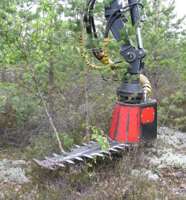 MenSe RP 40 Toimintaperiaate: edestakaisin liikkuvat päällekkäiset terät Paino: 240 kg Leikkuuleveys: 90 120 cm