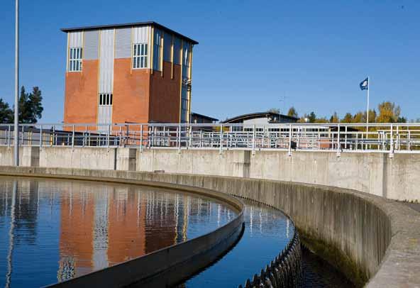 21 5 Verkostopituudet ta kohdistui haja-asutusalueisiin. Uutta vesijohto- ja paineviemäriverkostoa rakennettiin Sannaisiin.