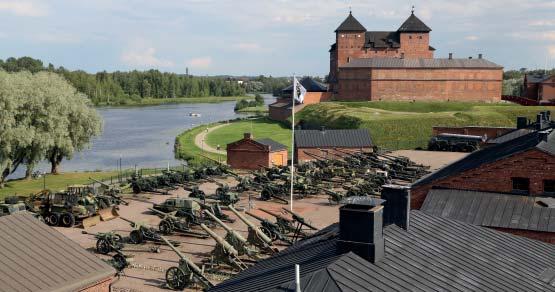 Ajatuksena on, että tästä saataisiin perinne ja saisimme mukaan mahdollisimman paljon myös kiltalaisia. Museo Militarian ulkoalue. Museo Militarian jääkäriosio.