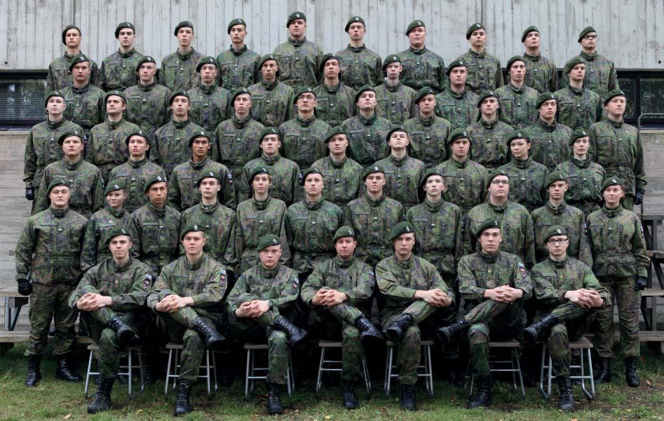 Itä-Suomen viestipataljoona Viestiasemalinja Viestialiupseerikurssilla koulutetaan sodan ajan ryhmänjohtajia M12 A-viestiasemille.