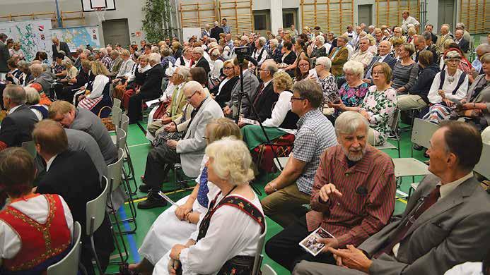 Hausjärven Karjalaseura oli Suomi 100 -juhlavuonna ottanut järjestääkseen Antrea-pitäjäjuhlat. Seuran puheenjohtaja Eeva Heinonen kertoi myös yhteistyöstä millä näitä juhlia on valmisteltu.