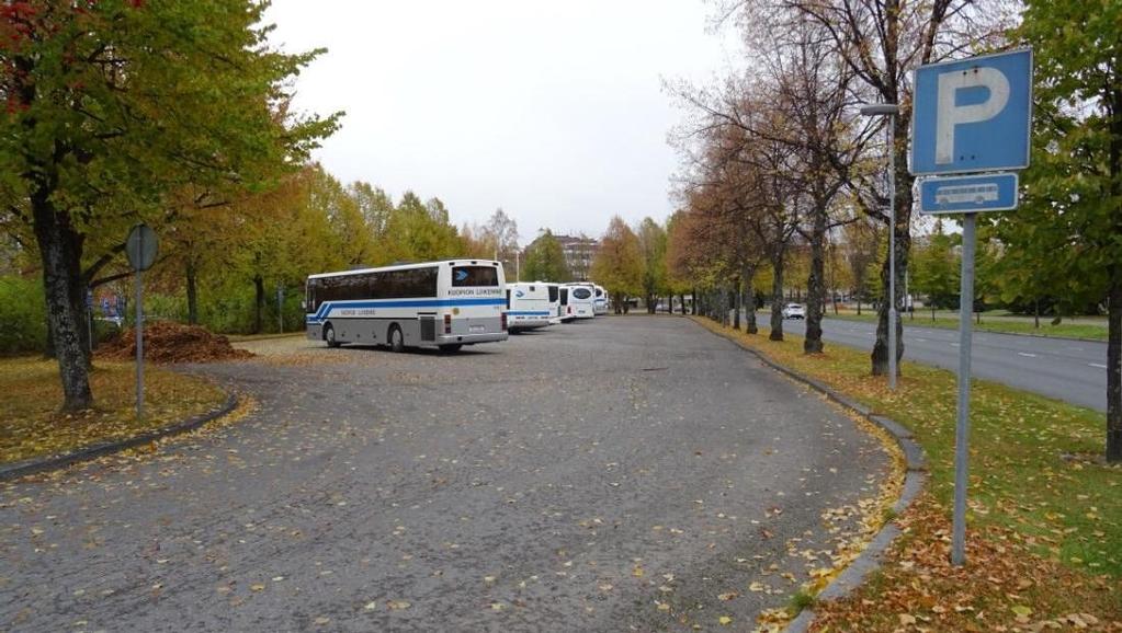 Moottoripyörille varattuja pysäköintipaikkoja on matkustajasataman läheisyydessä Minna Canthin kadun itäpäässä (4 paikkaa) ja Toriparkissa (13 paikkaa).