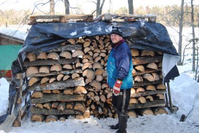 Viimeistä kuormaa viedessämme, Risto soitti mökiltä ja kutsui saunaan, jonka otin hyvällä mielellä vastaa, kun olin kylmissäni. Saunan jälkeen syötiin vielä matikkakeittoa, oli muuten tosi hyvää.