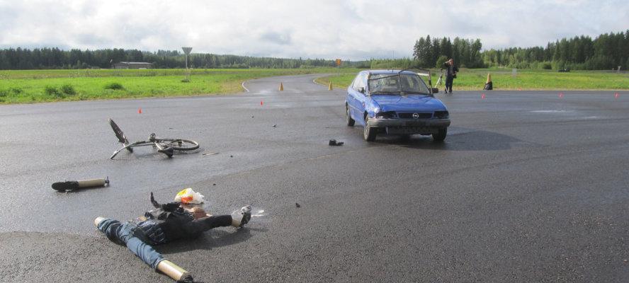 Törmäyskoe opetustyökaluna T&K Törmäyskoe opetustyökaluna Liikenneonnettomuuksien tutkijalautakunnat tutkivat Suomessa tie- ja maastoliikenneonnettomuuksia Liikenne ja viestintäministeriön (LVM)