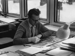 1960-luvulla tulivat kuvaan mukaan sähköiset laskukoneet ja kalkulaattorit, joissa oli trigonometriset funktiot valmiiksi ohjelmoitu. Aluksi tehtiin laskentoja eräajona.