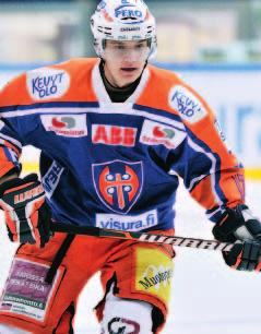 The first time around the Swedes were trounced 3 1 and Jack Campbell, last year s shut-out hero, earned his second gold medal in two years.