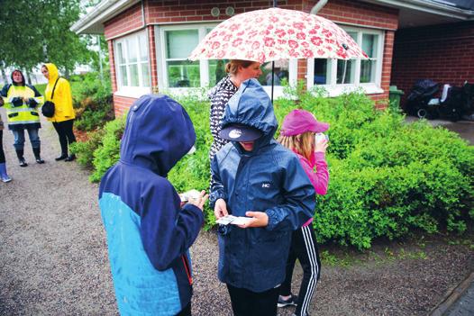 Ekaluokkalaisen oppiaineita ovat äidinkieli ja kirjallisuus, matematiikka, ympäristöoppi, uskonto tai elämänkatsomustieto, musiikki, liikunta, kuvataide, käsityö sekä oppimistaidot ja teknologia.