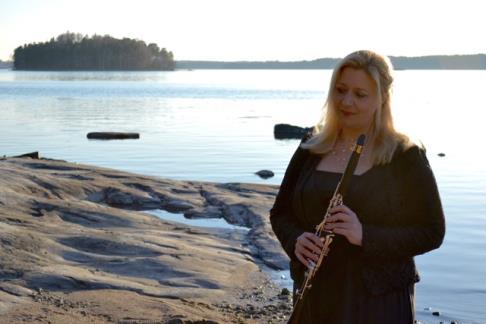 Anne Piirainen Anne Elisabeth Piirainen aloitti klarinetinsoiton Saksassa. Hän valmistui Moskovan Tšaikovski-konservatoriosta ja jatkoi opiskelunsa Rotterdamin ja Antwerpenin konservatorioissa.