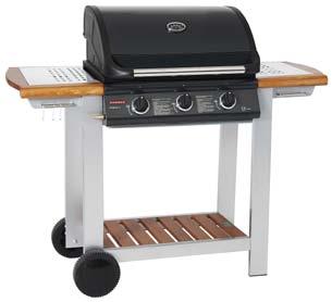 Tukevat sivutasot. Grillauspinnat emaloitua valurautaa, grillausala 63 x 42 cm. Koottuna 130 x 106 x 56 cm. 6417264020196.