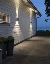 Kaikki Gala Nova -VALAISIMET 20% Alennetut hinnat lasketaan kassalla. PYLVÄS OSTETTAVISSA ERIKSEEN ALK. 19,90/KPL (1,5M)! Euli PYLVÄSVALAISIN GALA NOVA STOLPBELYSNING Teho max 75 W E27.