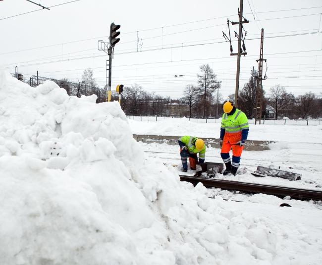 Suomen rautateiden tila 2015 sivu 15 / 31 Ratatöiden turvallisuus Ratatöiden ja junaliikenteen yhteensovittamisen haasteet ovat edelleen yksi rautatieturvallisuuden keskeisimmistä ongelmista Suomessa.