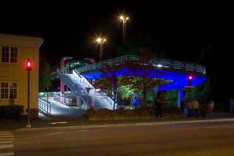 Kilpisen ylikäytäväsilta Brysseliläisen Gad Giladin suunnittelema Kilpisen sillan valaistus perustuu vuoden 2003 Valo on Jyväskylässä -tapahtuman koevalaistukseen.