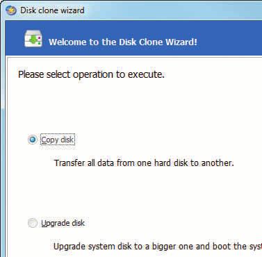 Tämän esimerkin tietokoneeseen on asennettu kolme kiintolevyä: Disk sisältää C-aseman Windowseineen, ohjelmineen ja muine tiedostoineen, Disk on ylimääräinen