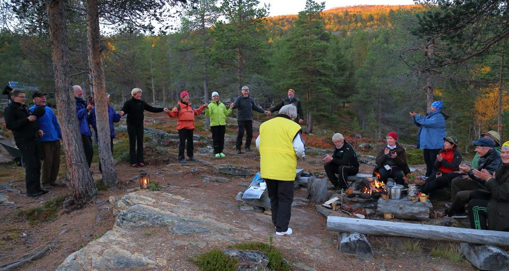 YHDISTYKSISSÄ TAPAHTUU HYVÄ TOIMINTAMUOTO Yhteistyötä yli rajojen Tässä on eräs esimerkki, kuinka latuyhdistys ja tunturikerho ovat löytäneet toisensa yhteistyön merkeissä.