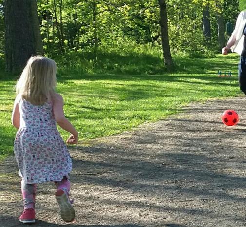 3 Esipuhe Tämä tässä on Joensuun seudun varhaiskasvatussuunnitelmaan pohjautuva kirjanen, jossa on esitelty keskeisiä asioita, jotka ovat uudistuneet varhaiskasvatuksessa.