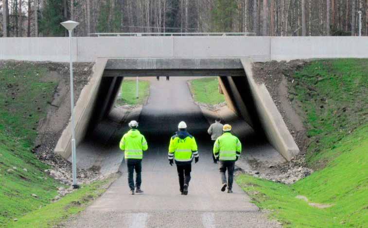 VASTAANOTTOTARKASTUS (VOT) JA TAKUUTARKASTUS Vastaanottotarkastuksessa rakennuttaja tarkastaa ja vastaanottaa urakoitsijan suorittaman sillankorjaus- tai rakennustyön.