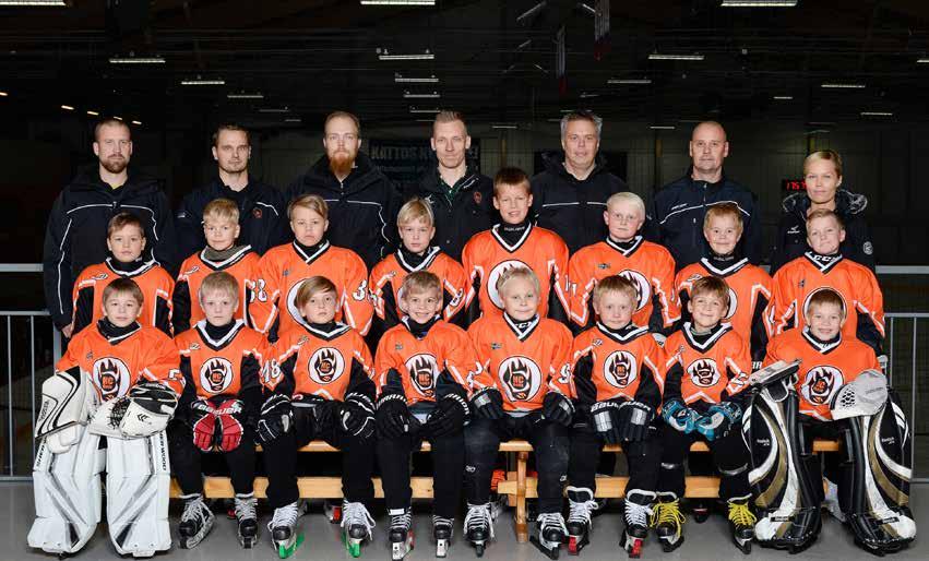 F-09 F-09 joukkue kaudella 2017-18 HC Nokia F-09 joukkueessa on mukana tällä hetkellä 17 innokasta poikaa.