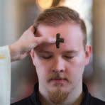 Meditatiivinen Su 18.2. klo 10 Jeesus, kiusausten voittaja. Meri Ala-Kokko, Pekka Y. Hiltunen, Anita Olli, Kaisu Rauhamaa. Vanhemman väen kirkkopyhä Su 25.2. klo 10 Rukous ja usko.