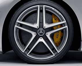 mustat pyöränpulttien suojukset, renkaat edessä 255/40 R 20 ja takana 285/35 R 20 (tehdaslisävaruste Mercedes-AMG-malleihin) 647 20-tuumaiset taotut AMG-vanteet,